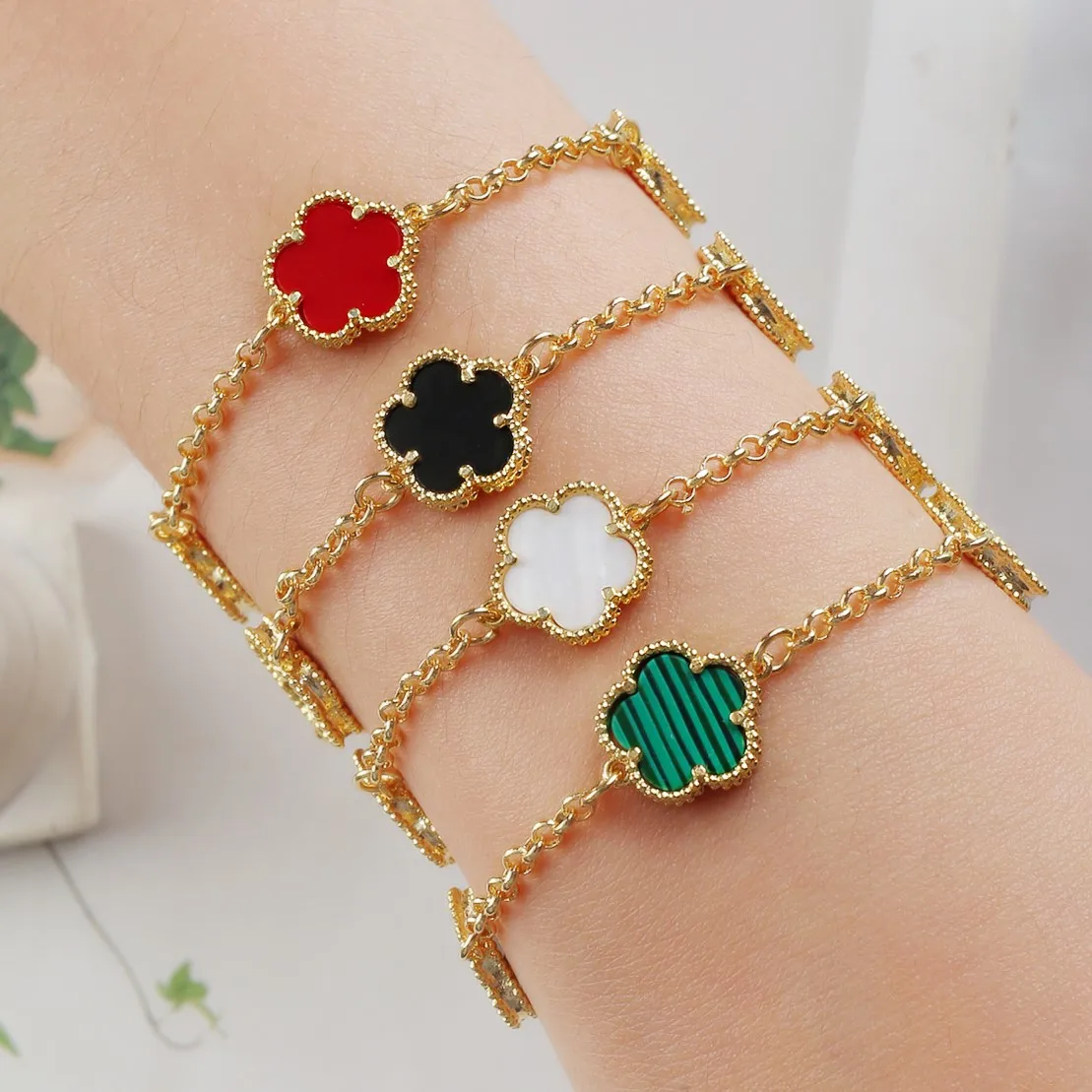 

Four-leaf Clover Lovely New Design Luxury Natural White Flower Botanical Bracelet Women High-quality Exquisite Jewelry Creative