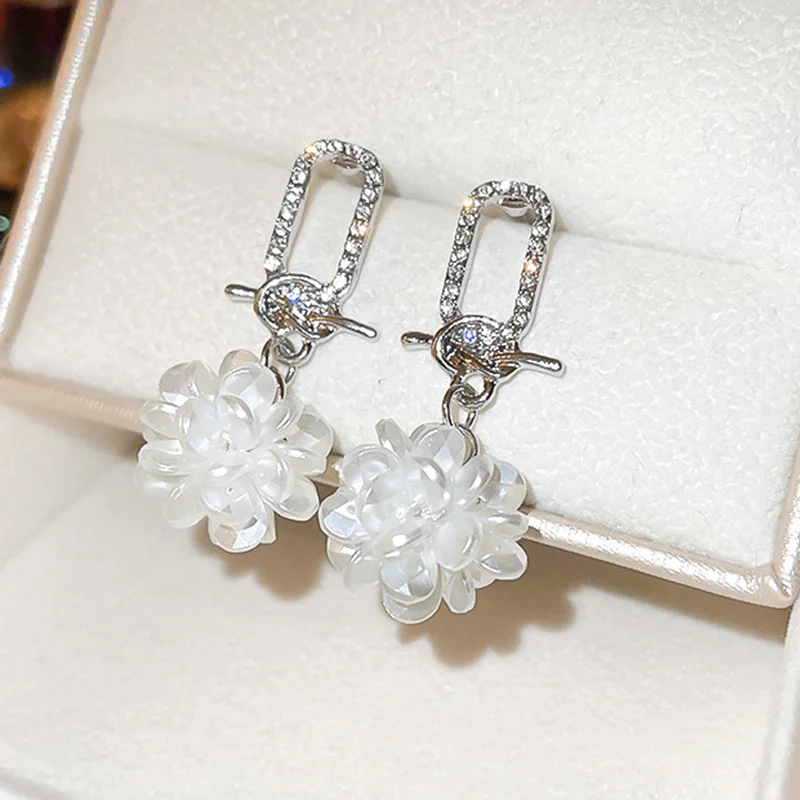 

New White Purity Earrings Flower Pendant Korean Fashion Luxury Women Earrings Pendant Zirconia Inlay Lovely Party Gift 2023