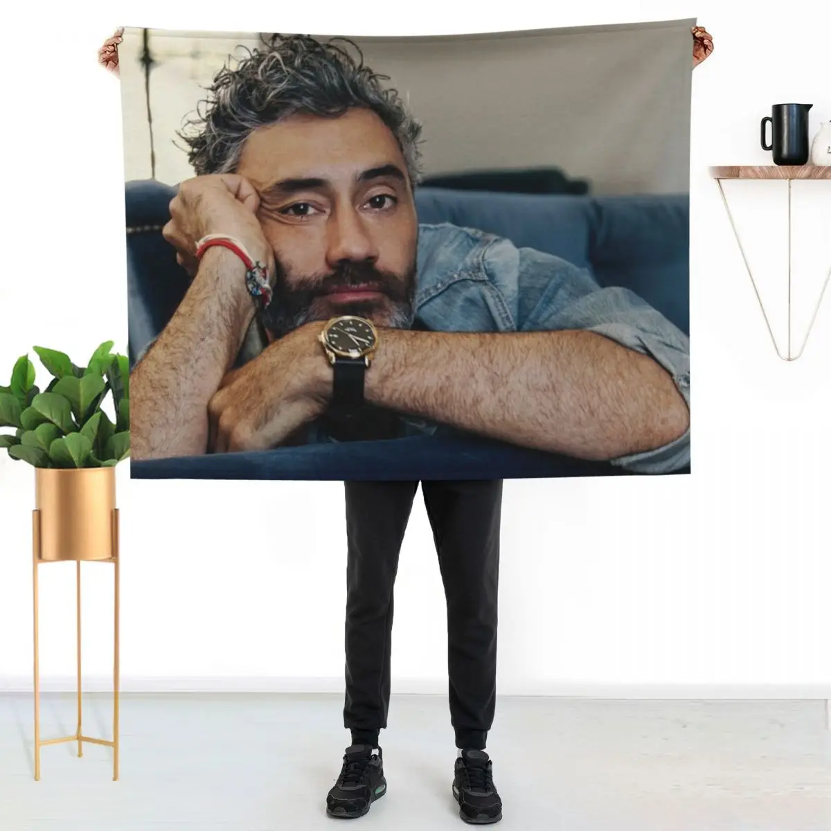 Фото Плед Taika Waititi, уютное теплое одеяло для декора спальни №2