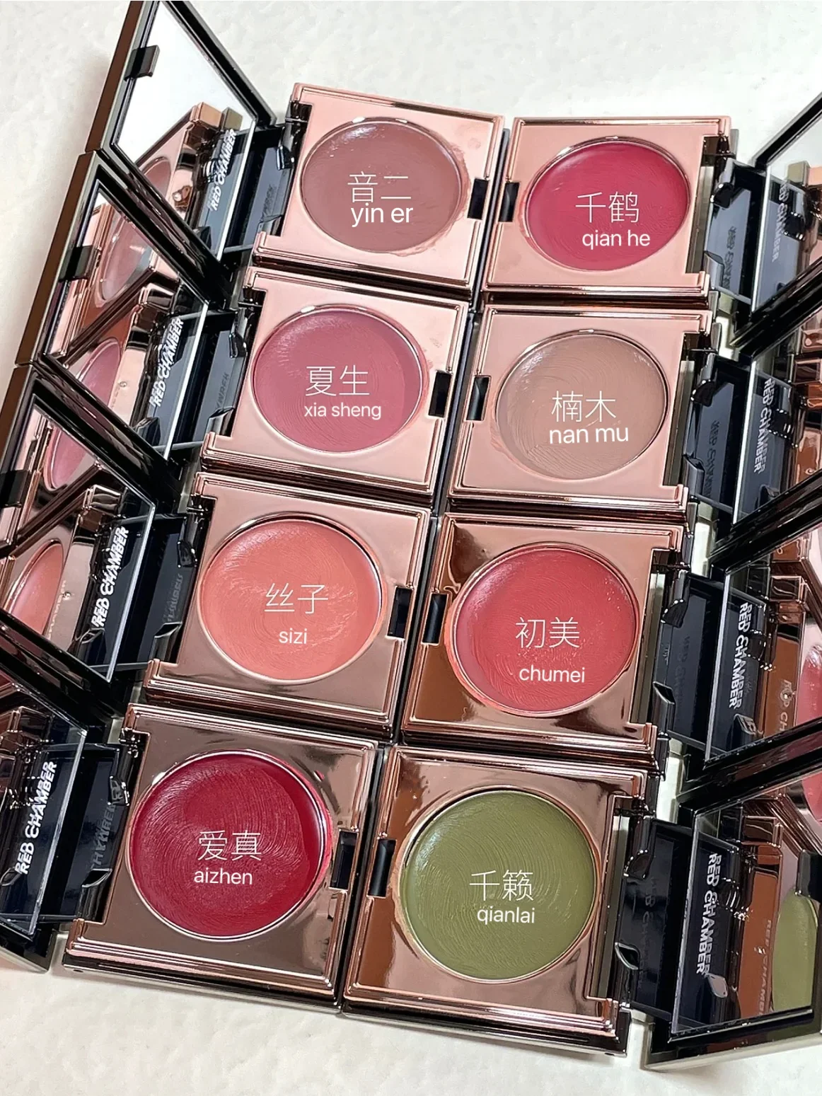 Фото Крем-румяна Red Chamber Multi-purpose Blush Cream RC, тени для век, помада, кисть, паста Chu Mei Le Kui, пудра для век, глина для глаз, блеск для губ №3