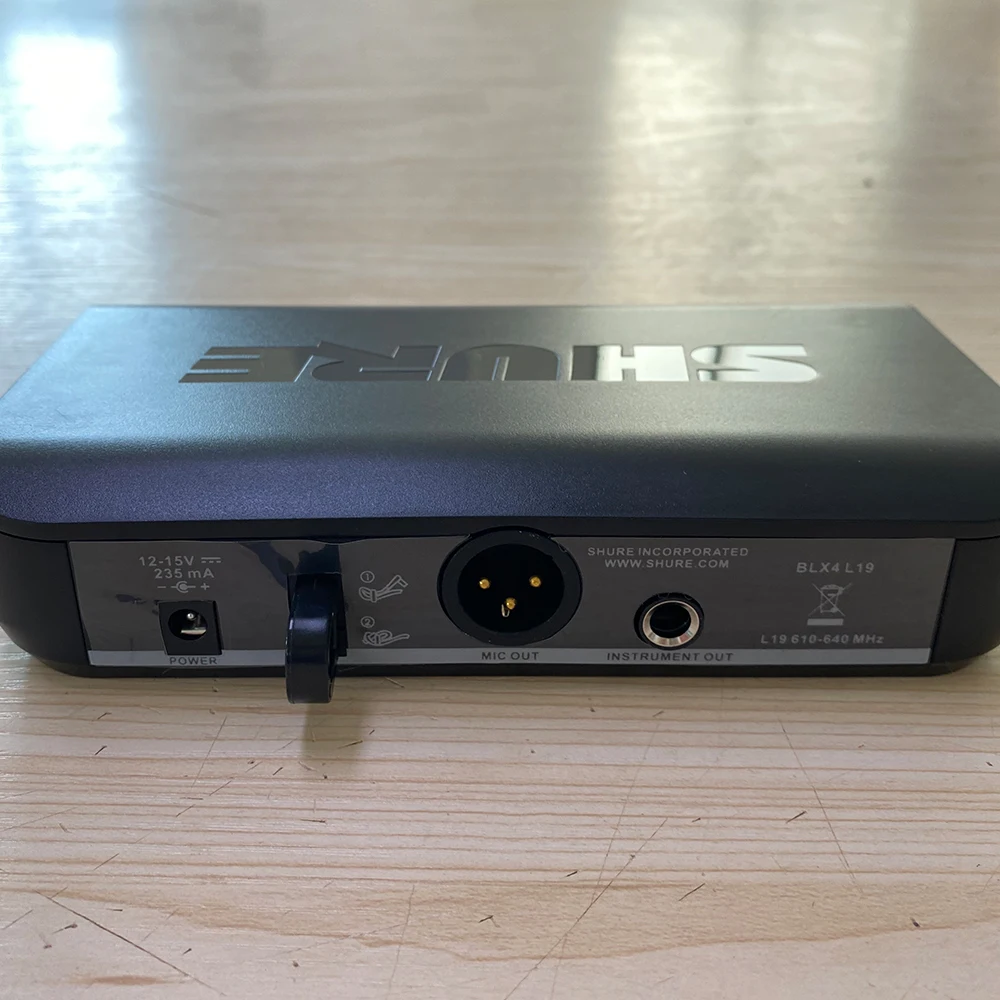 Беспроводной микрофон BLX4 BLX4R |