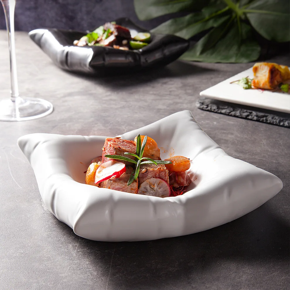 

New products, pillows, plates, INS creative white high-end hotel square plate, ceramic cold dish, artistic conception tableware