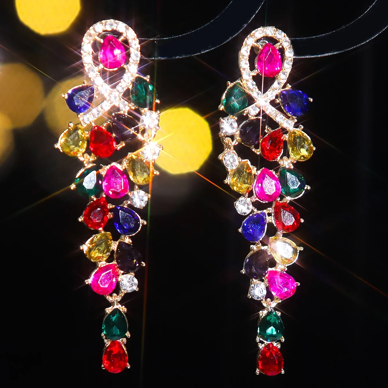 Преувеличенные индивидуальные серьги с кисточками искрящиеся стеклянные