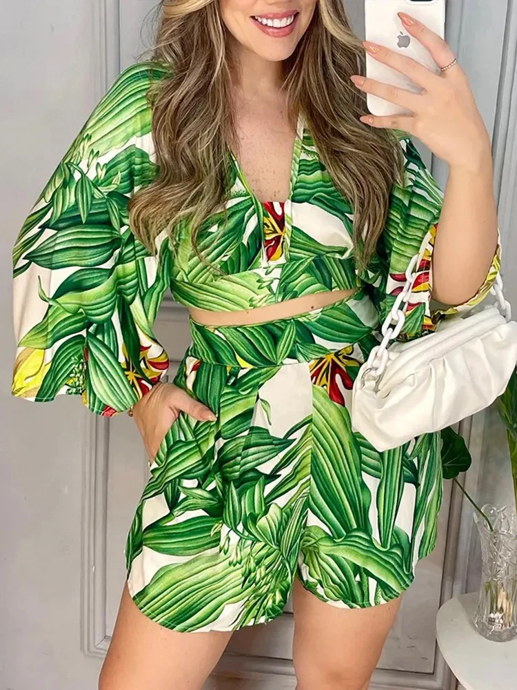 

Shein Romwe 2022 Summer Tropical Print Tied Detail Backless Crop Top & Shorts Set Of Two Fashion Casual Pieces For Women