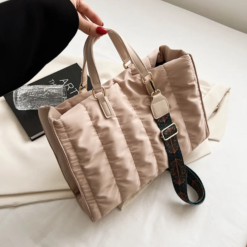 

Сумка-тоут женская однотонная, через плечо, 2022