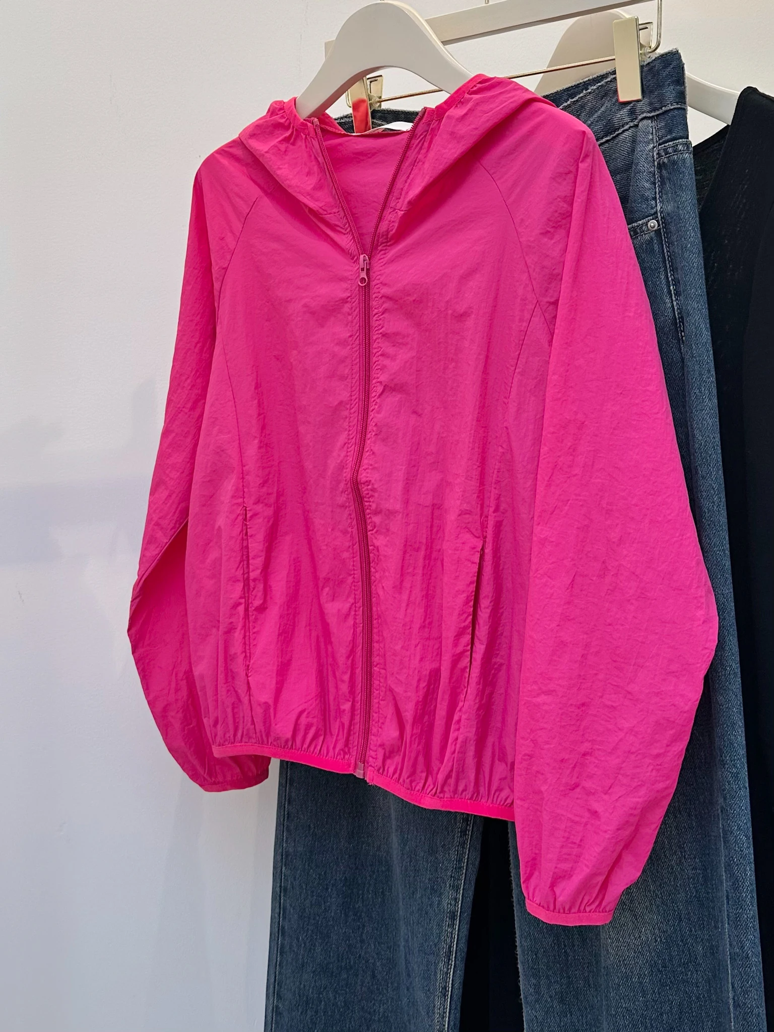 Женская шелковая одежда для защиты от солнца Новинка лета 2024 тонкая верхняя с