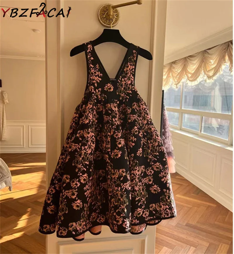 

French Vintage V Neck Floral Puff Dress Women Summer Luxury Sleeveless Embroidered Dress Black Pink Jacquard Embossed Doll Dress