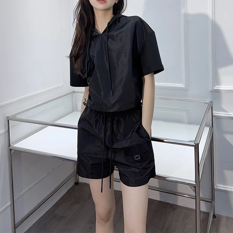 

2023 SS Women New Casual 2 Piece Shorts Sets Long Sleeve Crop Hoodie Elastic Waist Drawstring Shorts Fashion Bag Decoration Suit