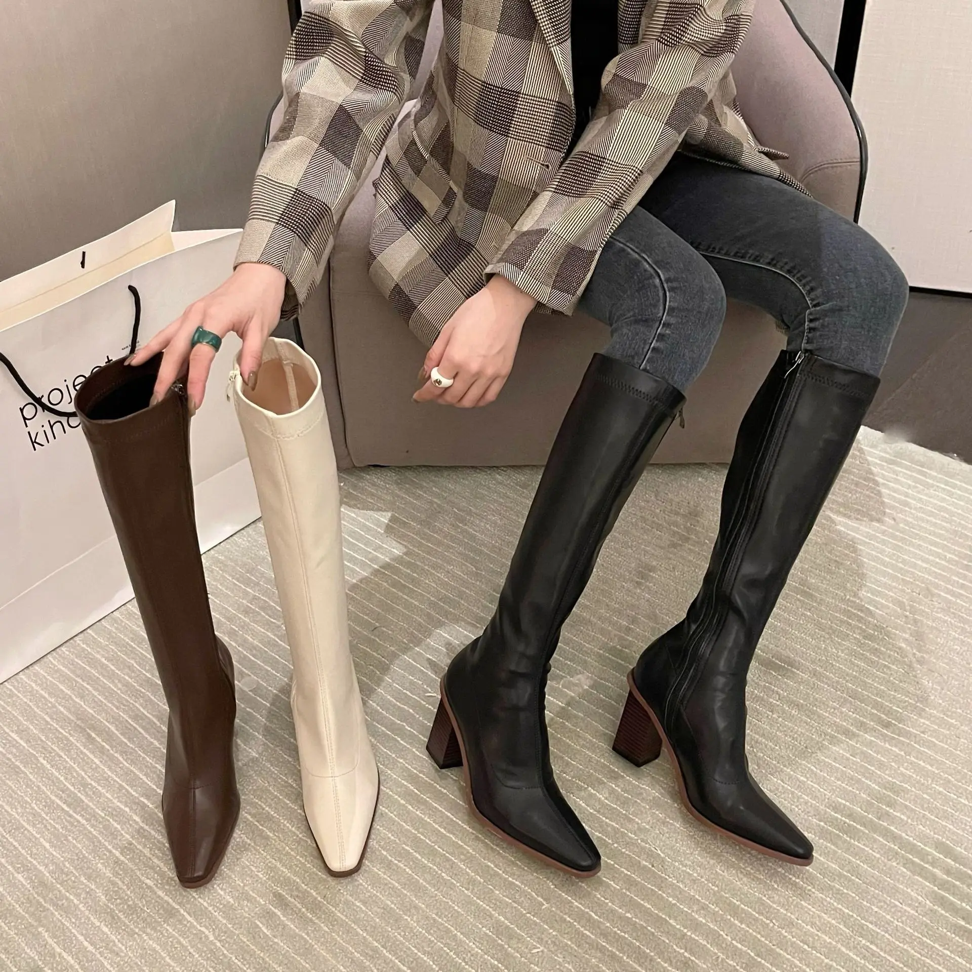 

Женские сапоги на плоской подошве, с круглым носком, на высоком каблуке-шпильке