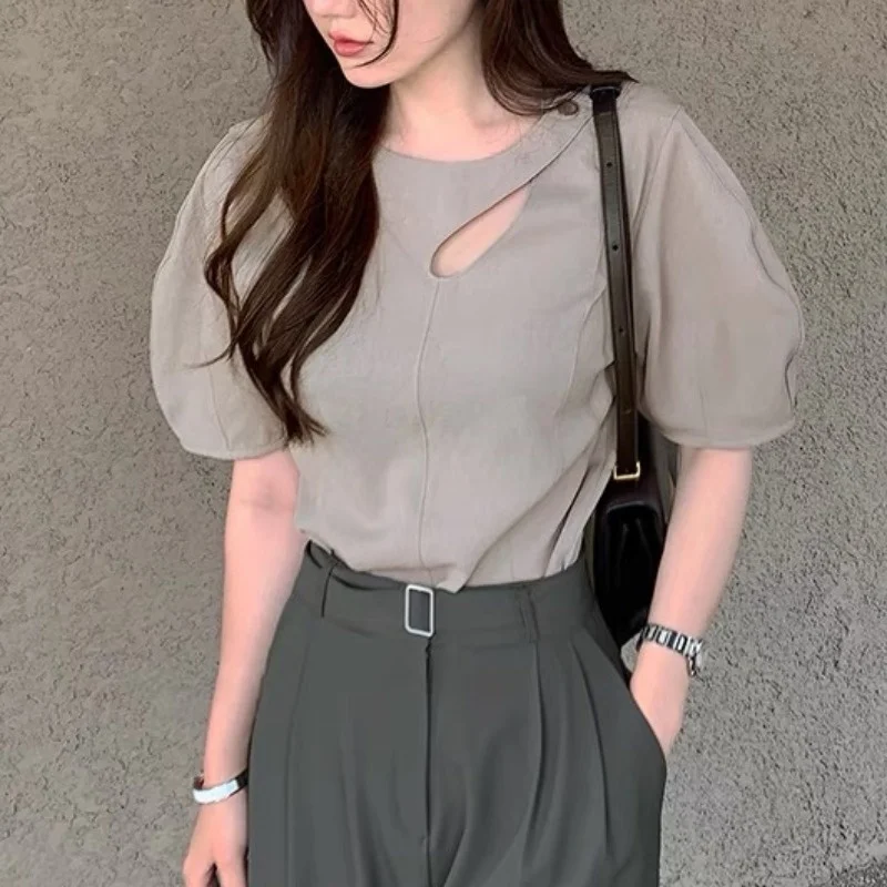 

Корейская шикарная летняя новая французская легкая готовая рубашка с коротким рукавом и вырезами маленькая шикарная блузка для женщин