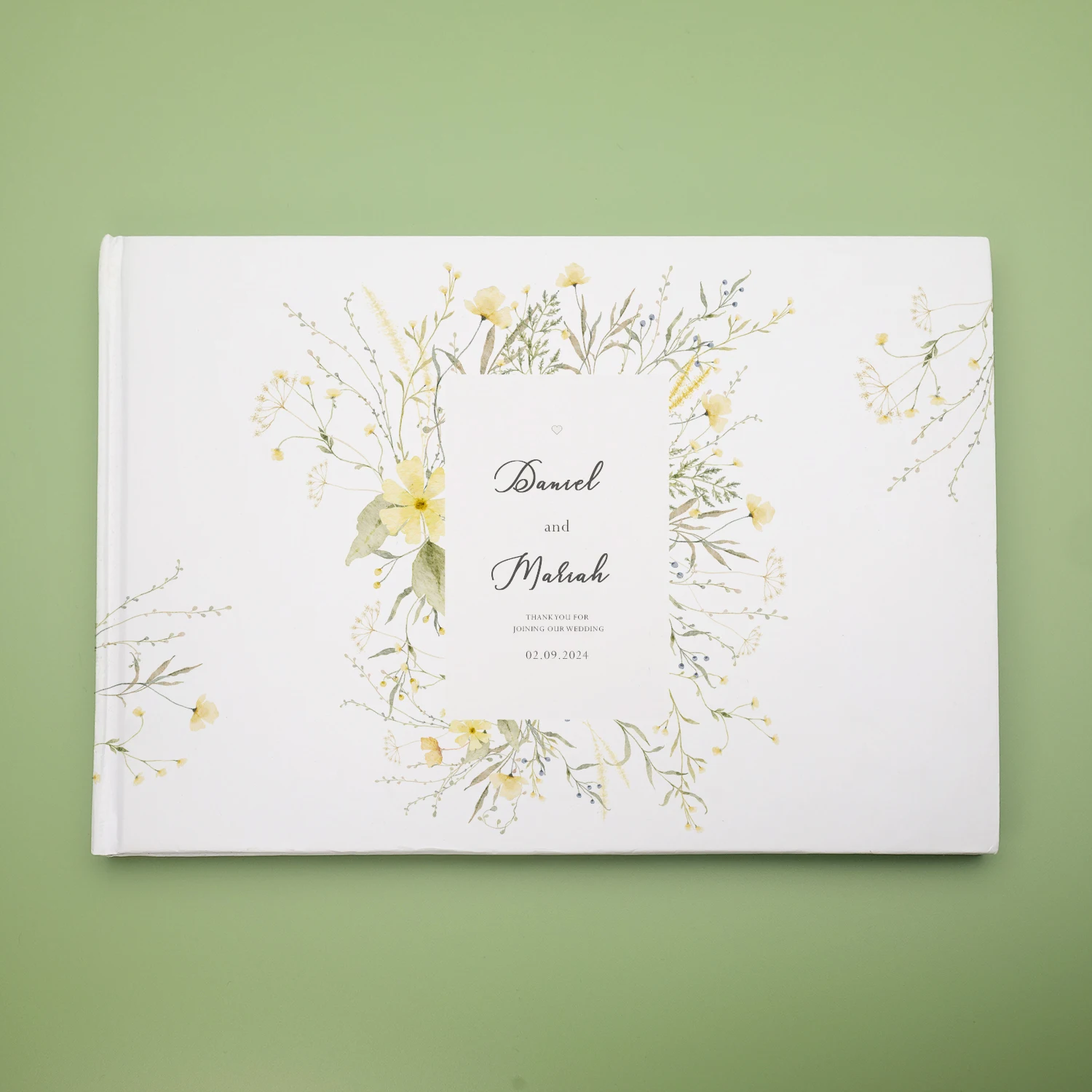 

Персонализированная гостевая книга для свадьбы