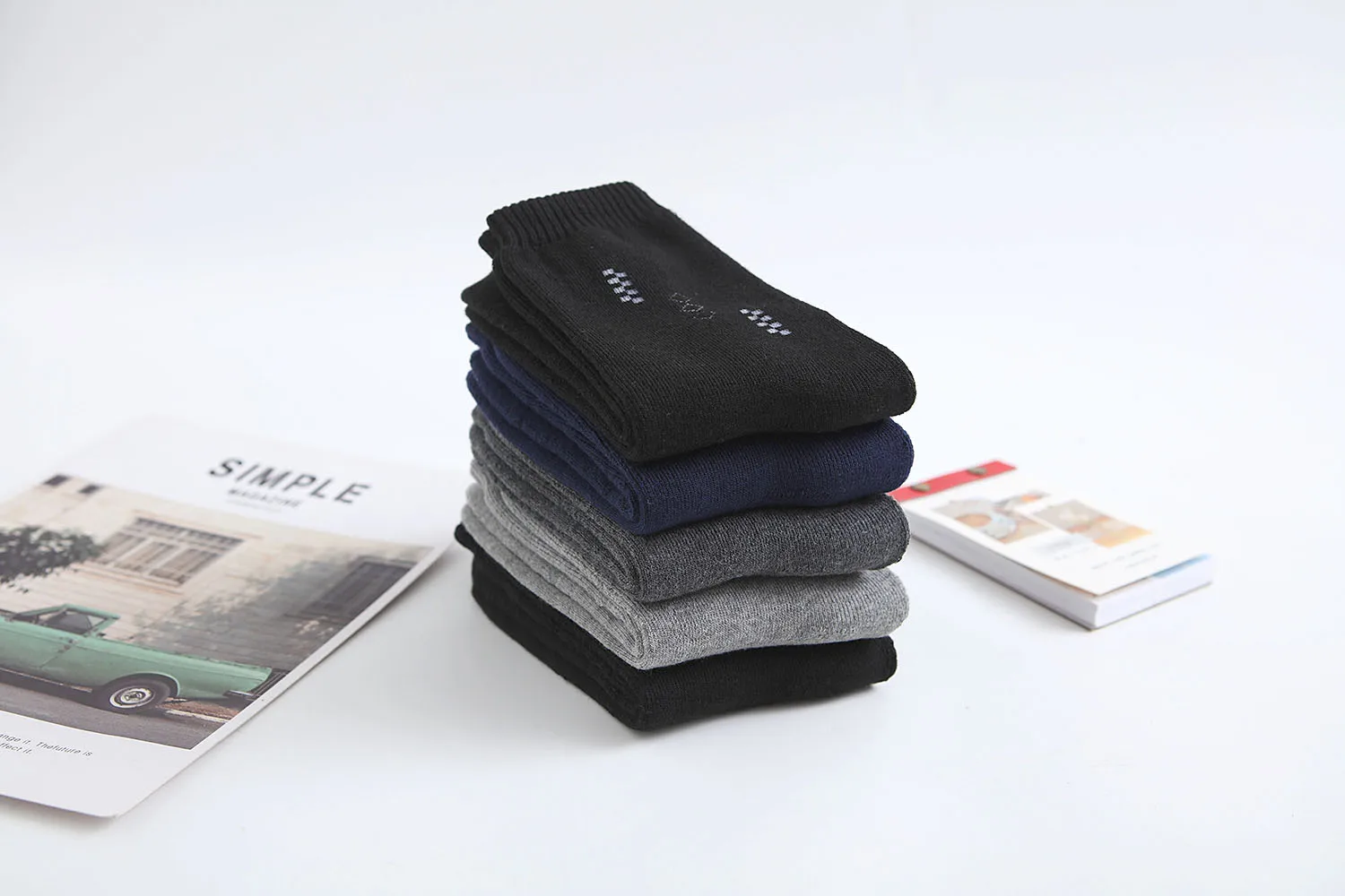 Simple Casual Winter Warm Socks Solid Color Black White Terry Socks Middle Tube Thick Long Thermal Socks Set for Men 10 Pairs