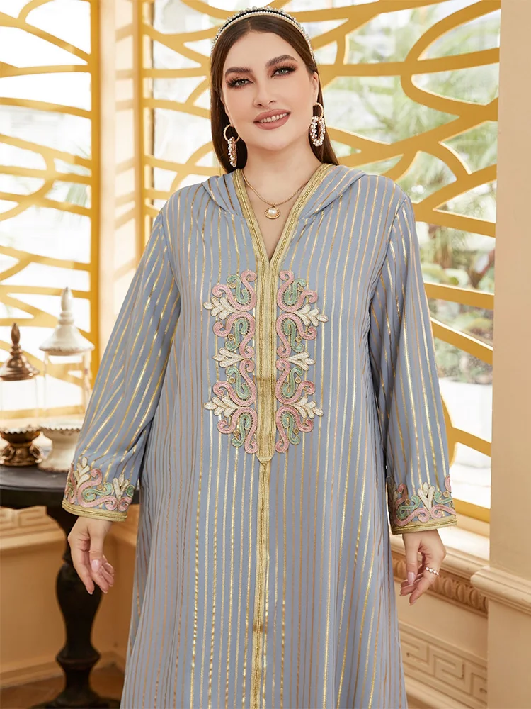 Рисунок 4 - Женское длинное платье с длинным рукавом