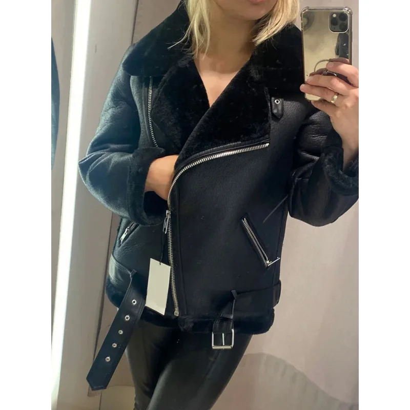 Рисунок 2 - Женская зимняя куртка из искусственной кожи