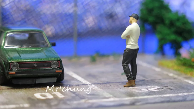

1/64 puppet model street black car model scene layout decoration micro landscape props resin figure