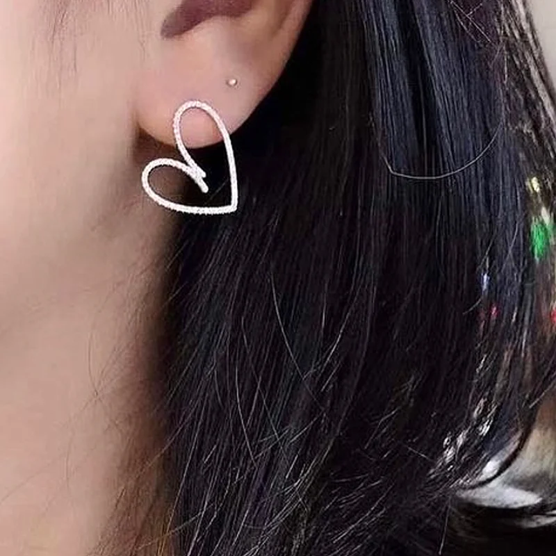 

CAOSHI Romantic Lady's Heart Shape Stud Earrings Brilliant Zirconia Love Accessories for Women Delicate Elegant Female Jewelry