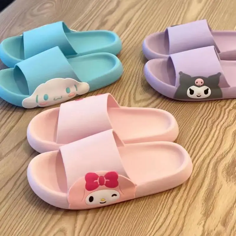 

Летние Симпатичные Мультяшные тапочки Kawaii Kuromi Melody Cinnamoroll Нескользящие сандалии уличные пляжные сандалии с мягкой подошвой для девочек
