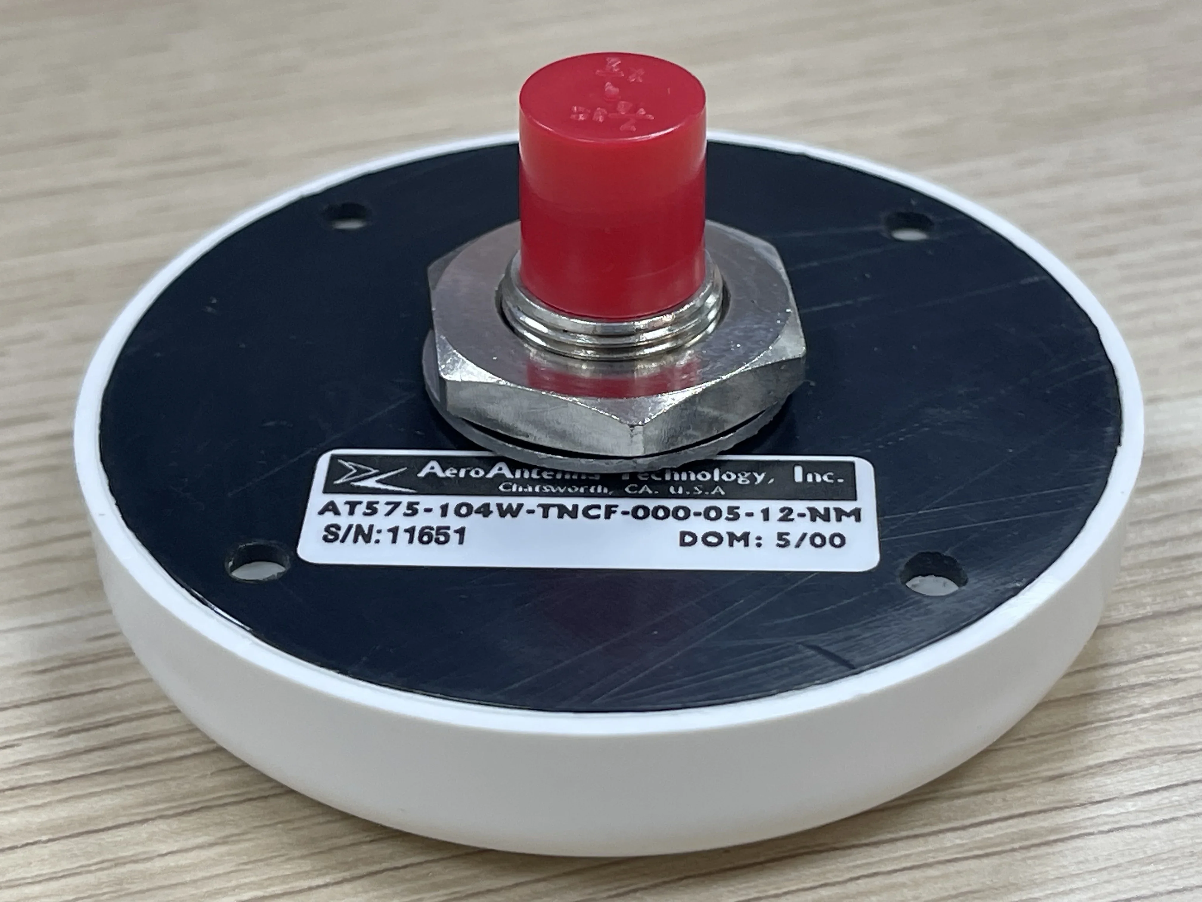 AT575-104W-TNCF-000-05-12-NM Технология аэроантенн Автомобильная электроника и GPS Аксессуары