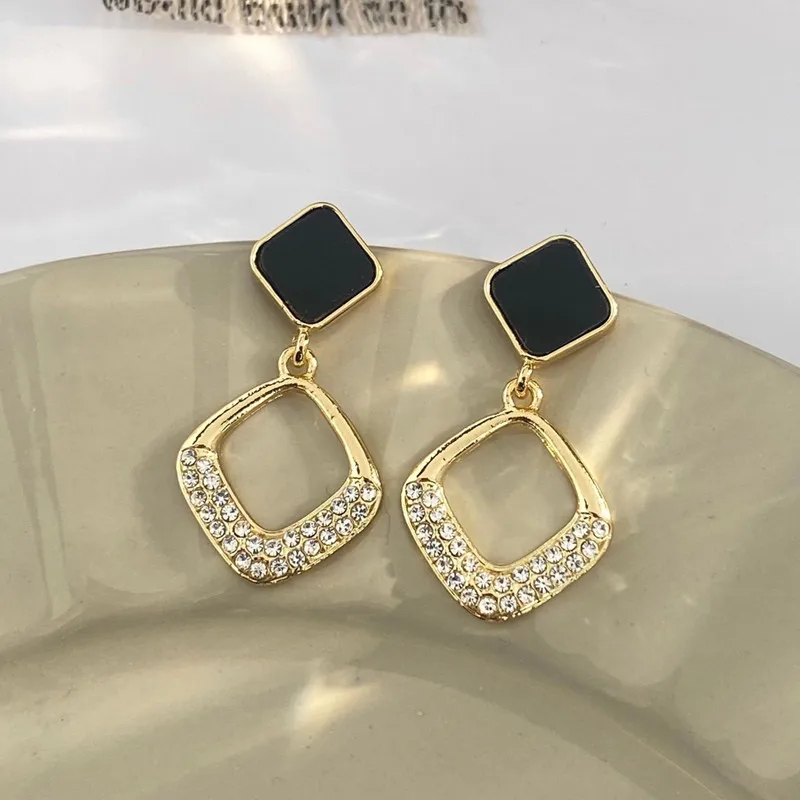 

Black Hollow Geometric Square Earrings Crystal Rhinestone Rhombus Hanging Earrings for Women Elegant Jewelry Fashion Gifts