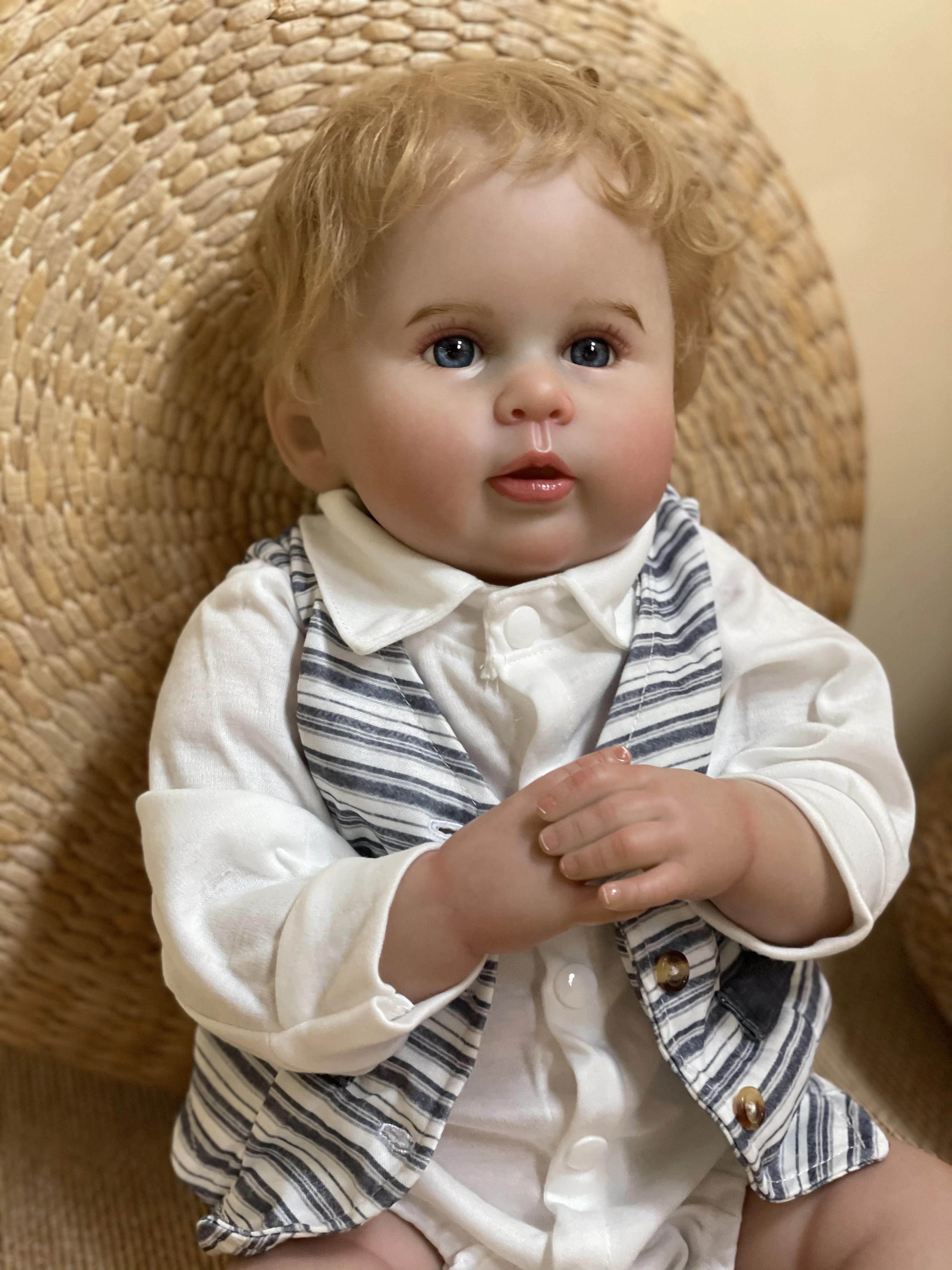 Кукла-младенец с открытыми глазами 22 дюйма