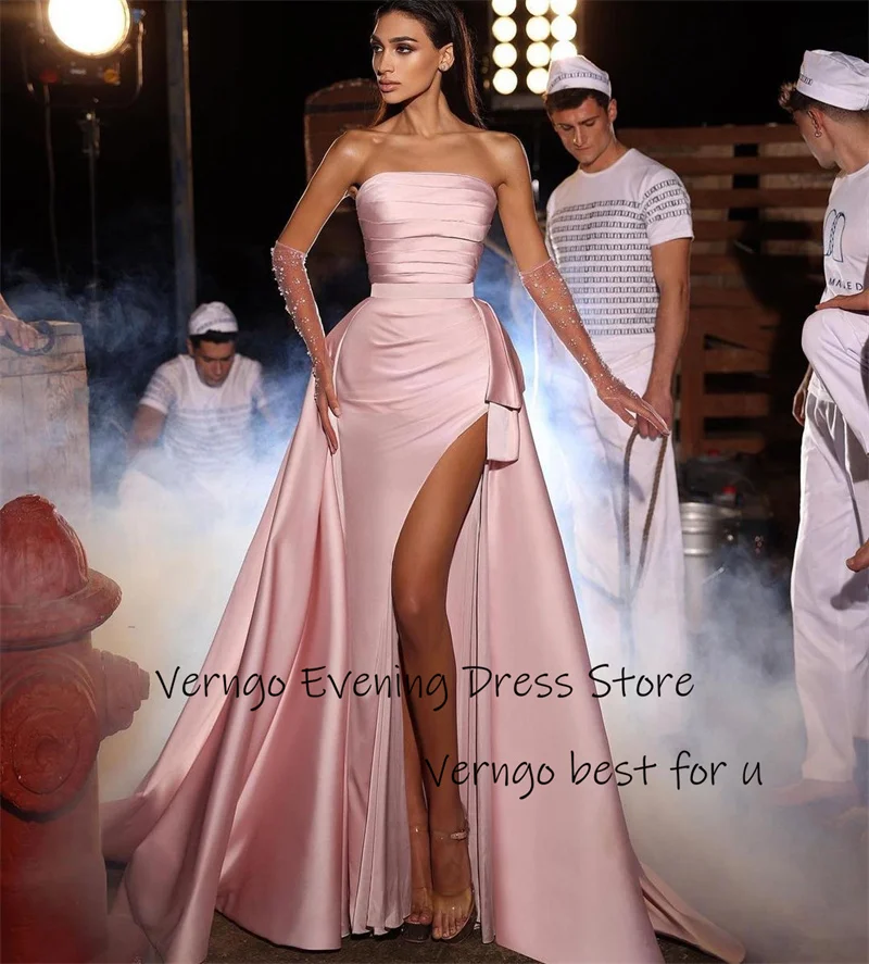 

Платье вечернее розовое со съемным шлейфом, без бретелек