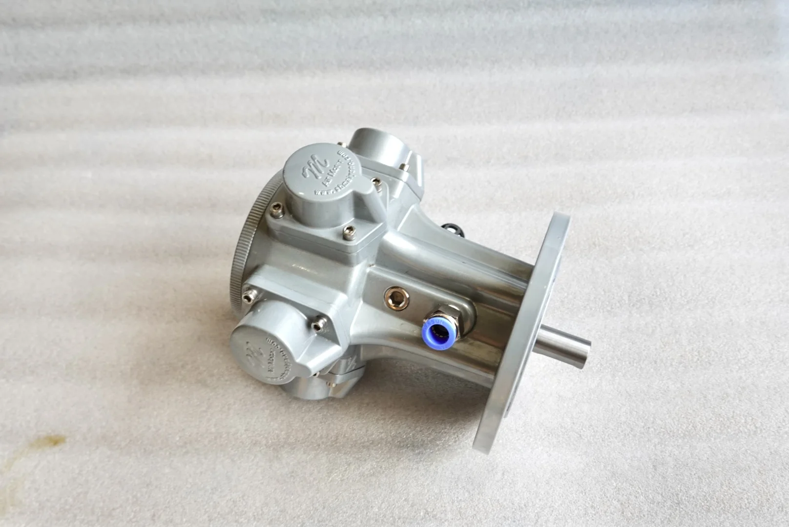 TMH-1.5-200 Эффективный алюминиевый фланцевый пневматический двигатель 200 мм 28 Нм 1 125