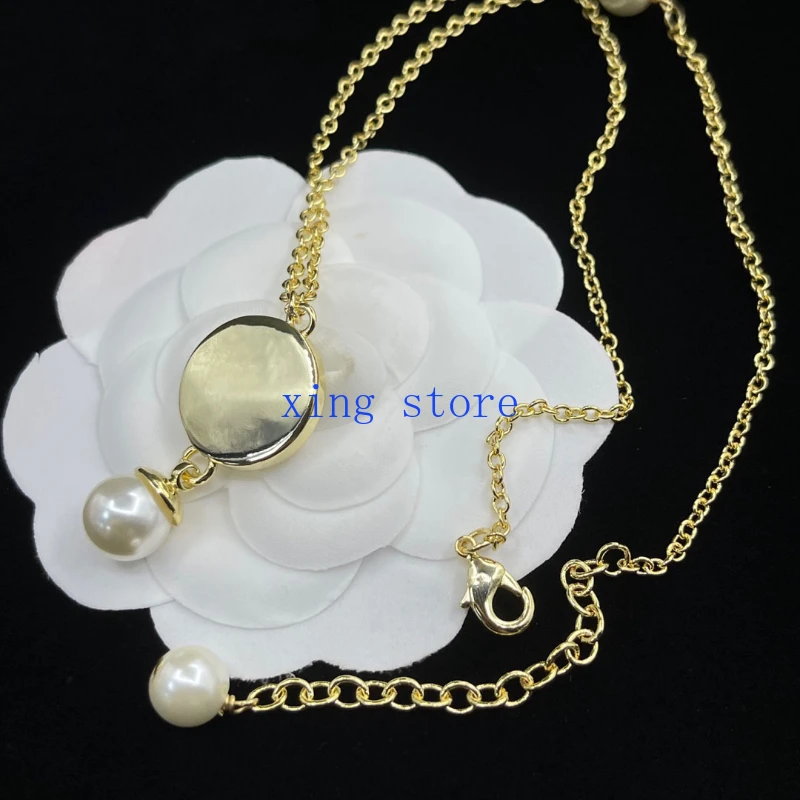 2024 Новое модное классическое женское ожерелье с круглым кулоном из