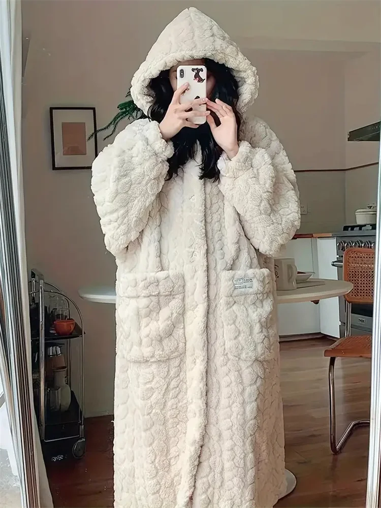 Коралловый флисовый халат женский