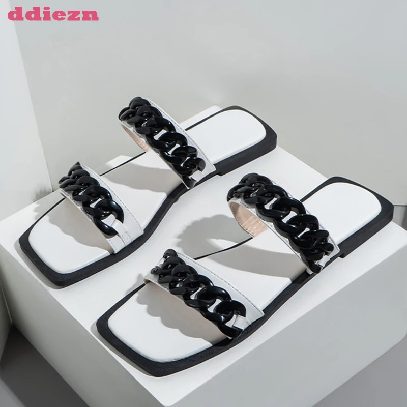 

Шлепанцы женские с квадратным носком, повседневные сланцы для пляжа, сланцы, Уличная обувь на металлической цепочке, плоская подошва, лето 2023