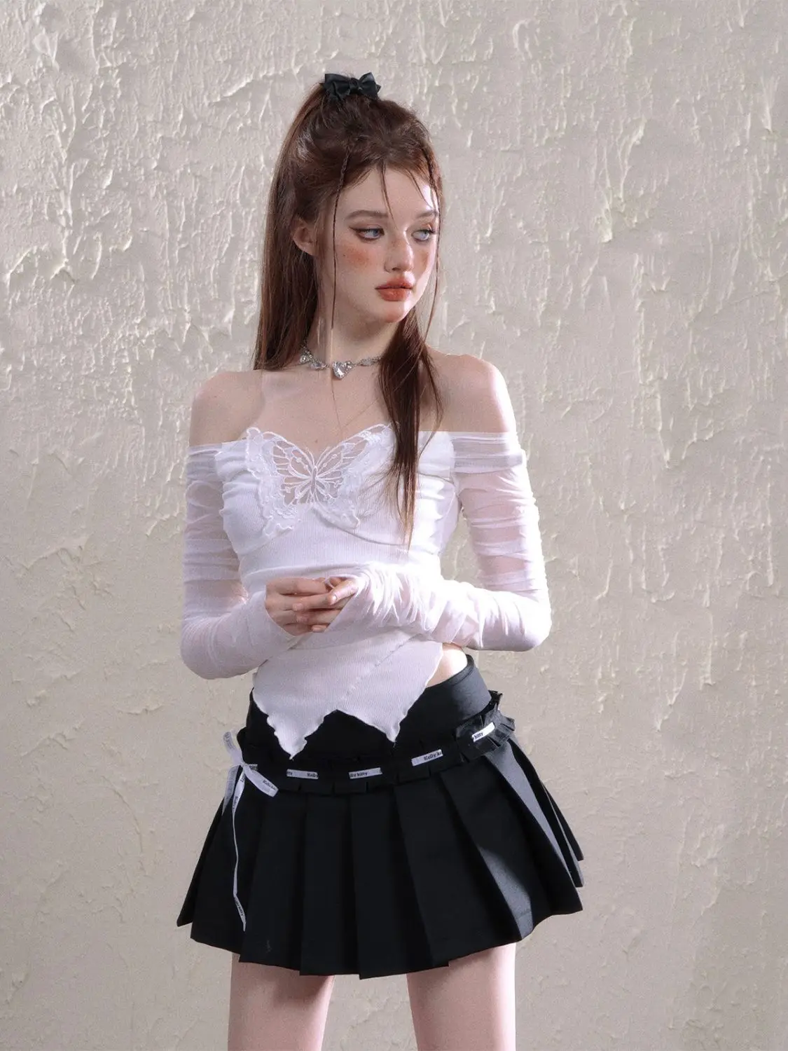 

Y2k White Hollow Butterfly Top Women's Design Off Shoulder Top Women's Feel Bra Summer Sunscreen Perspective Long Sleeve T-shirt