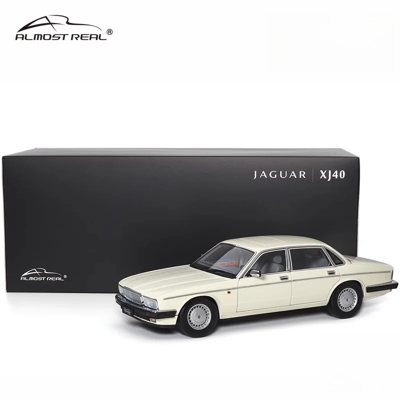 1:18 Jaguar Daimler XJ6 (XJ40) цельнобелая статическая миниатюрная модель автомобиля из