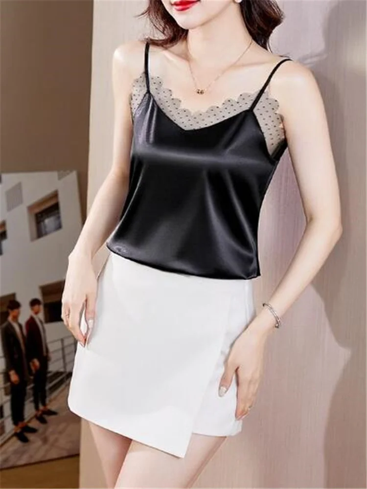 

Майка женская атласная на бретельках, модный топ без рукавов, с V-образным вырезом, кружевная майка с соединением внакрой, топ в офисном стиле, на лето