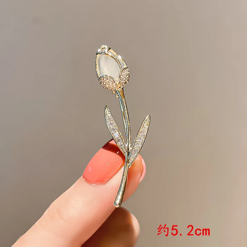 

Tulip Brooch Simple Temperament Creative Pin Suit Cardigan Anti-slip Buckle Accessories