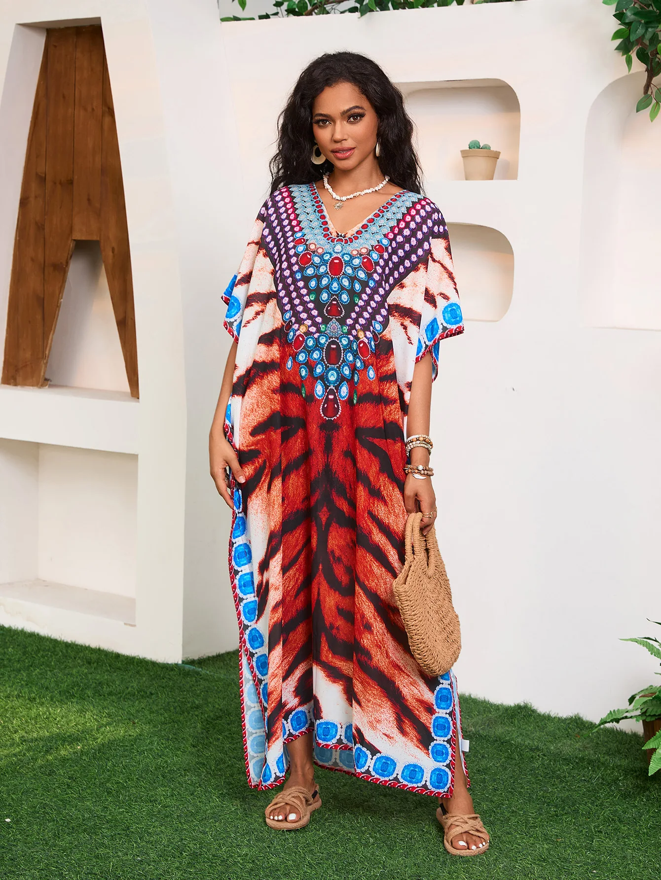 Женское платье-кафтан с леопардовым принтом