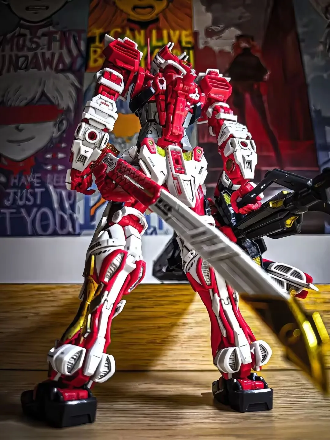 Фото В НАЛИЧИИ: Сборная модель DB 6601 MG 1/100 Astray Red Frame, пластиковый конструктор, подвижная фигурка робота с оружием, коллекционная игрушка для хобби №4