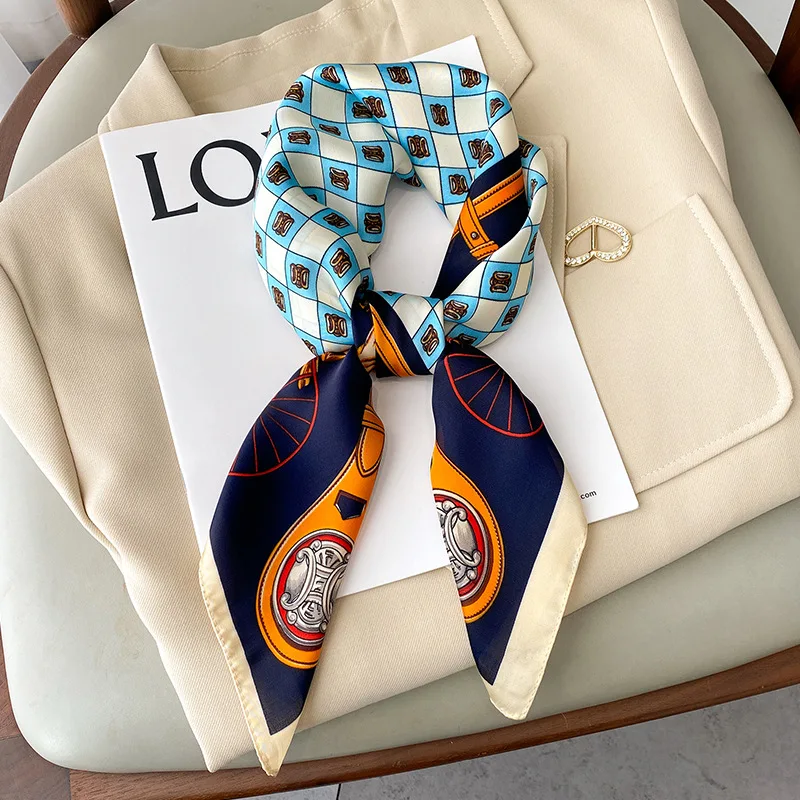 

2022 Popular Carriage Print Shawls Four Seasons Fashion Small Scarf Korean Style Silk Scarves Luxury Sunscreen 70X70CM Headcloth