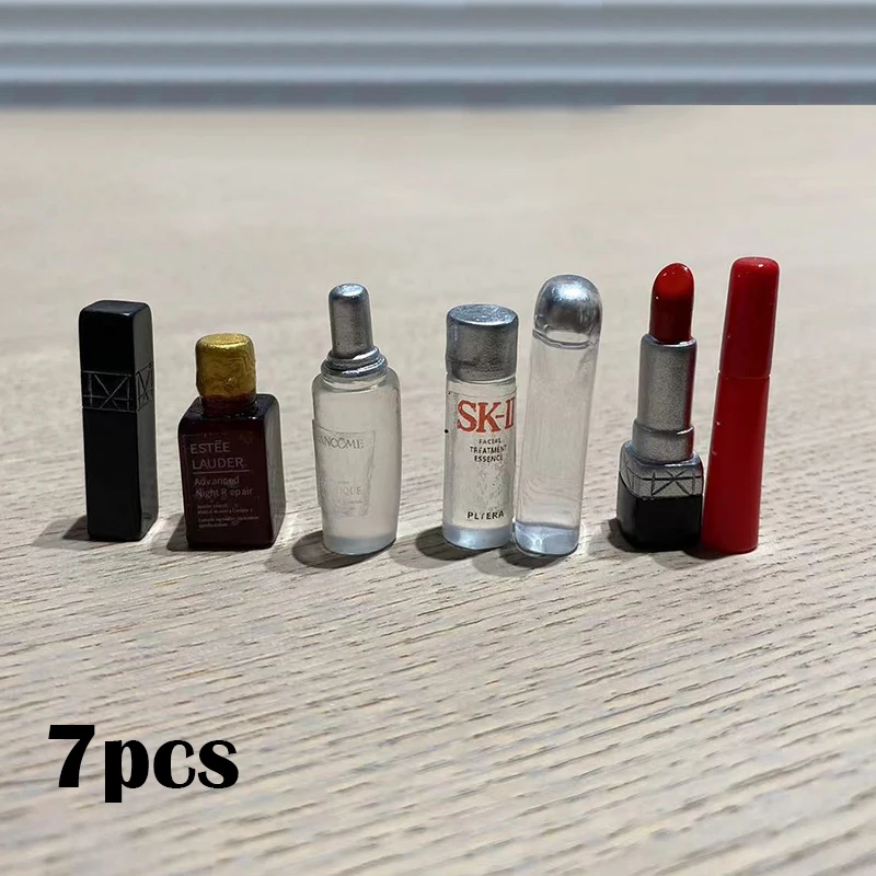 

Миниатюрный кукольный домик из смолы