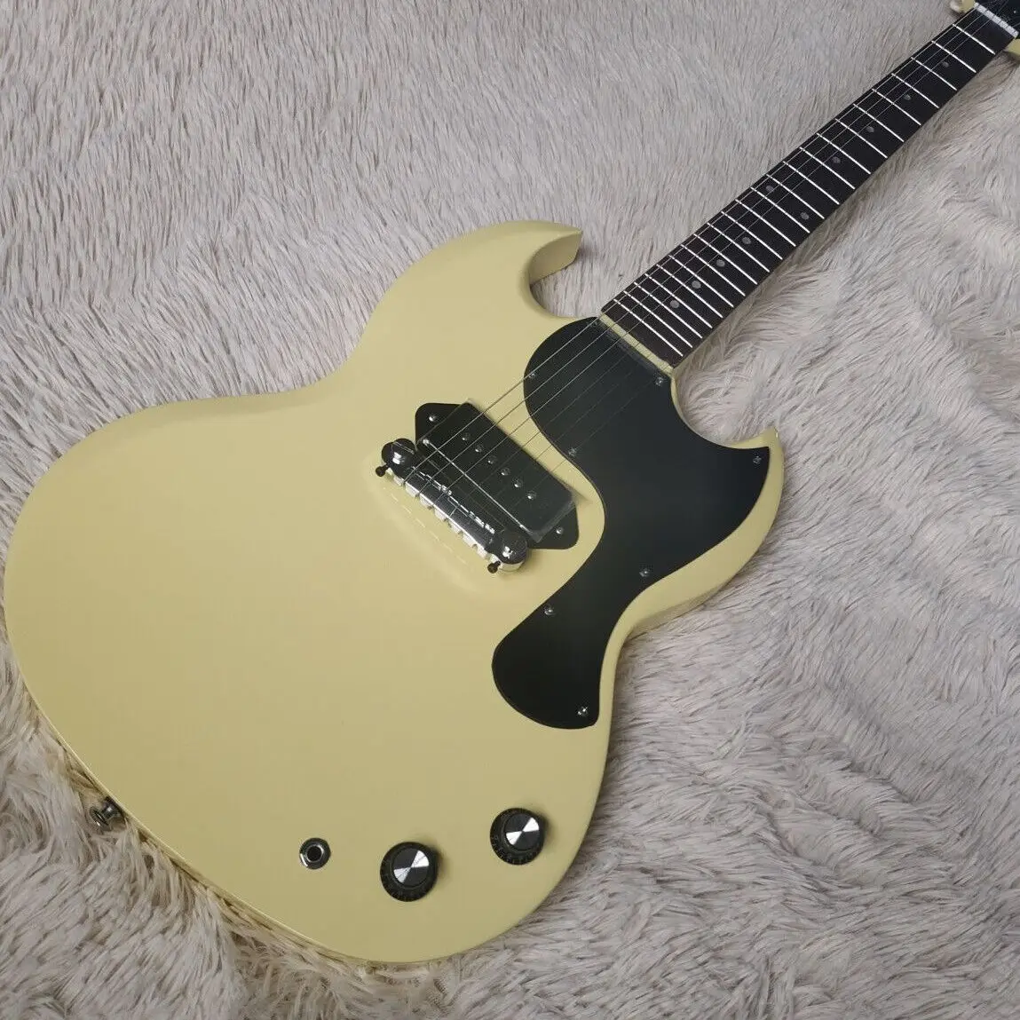 

Factory Customization Cream Yellow Integrated Button Electric Guitar 6 String