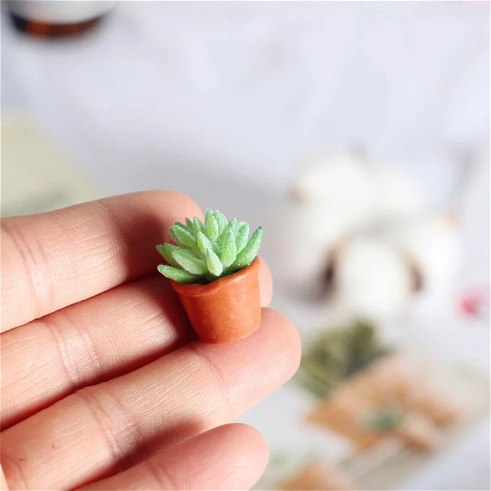 

1 PC Mini Simulation Succulent Potted Plant Micro Landscape Resin Fake Bonsai Garden Dollhouse Moss Ornaments Home Desktop Decor