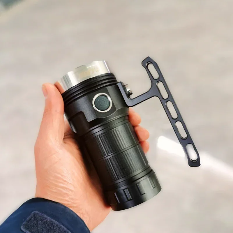 Фото Фонарь Amutorch DM70 4x CREEXHP70.3 23000лм 663м LED с зарядным устройством №2