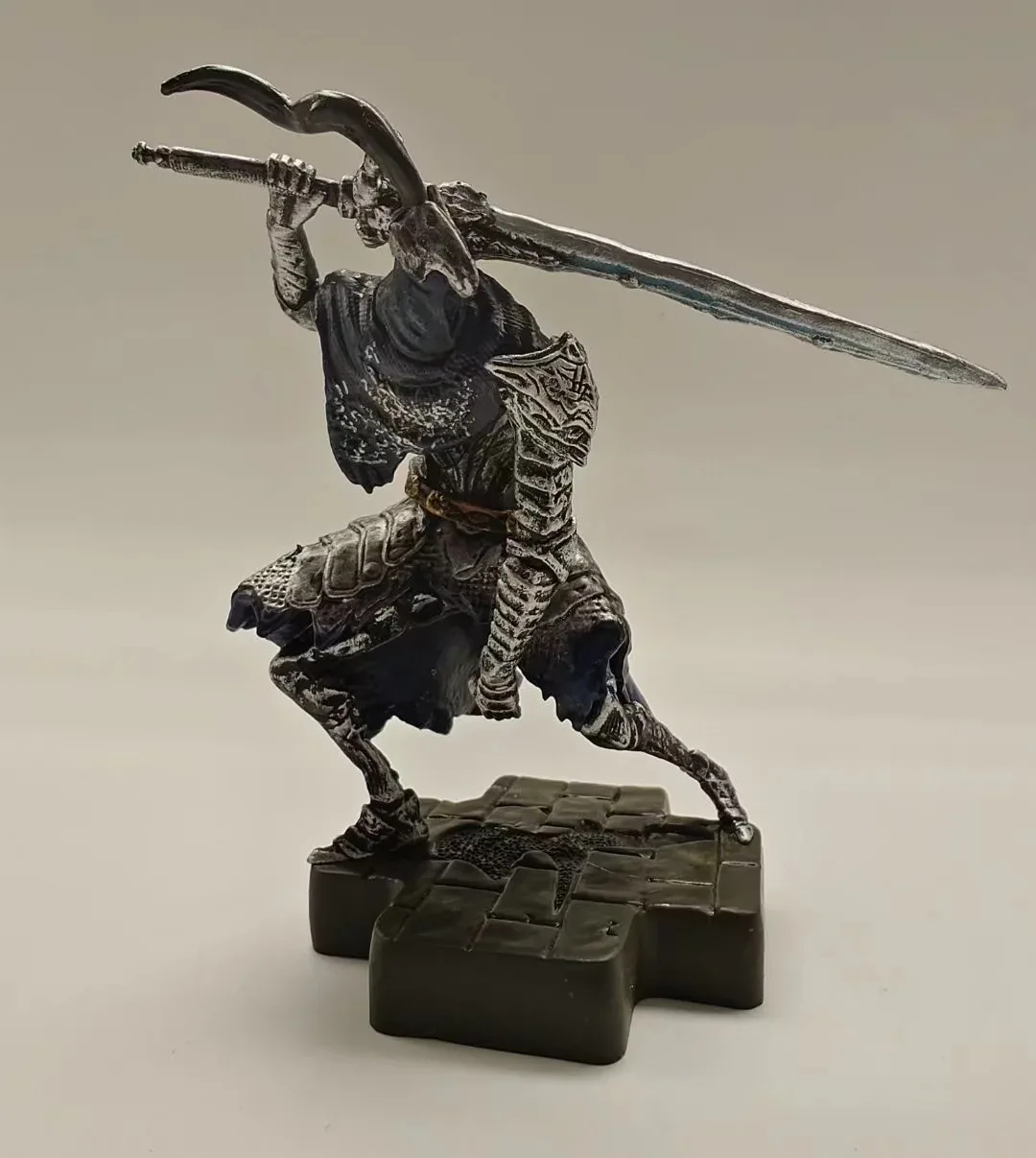

9cm DARK SOULS Artorias The Abysswalker First Edition Solaire of Astora PVC Action Figure Model Toys