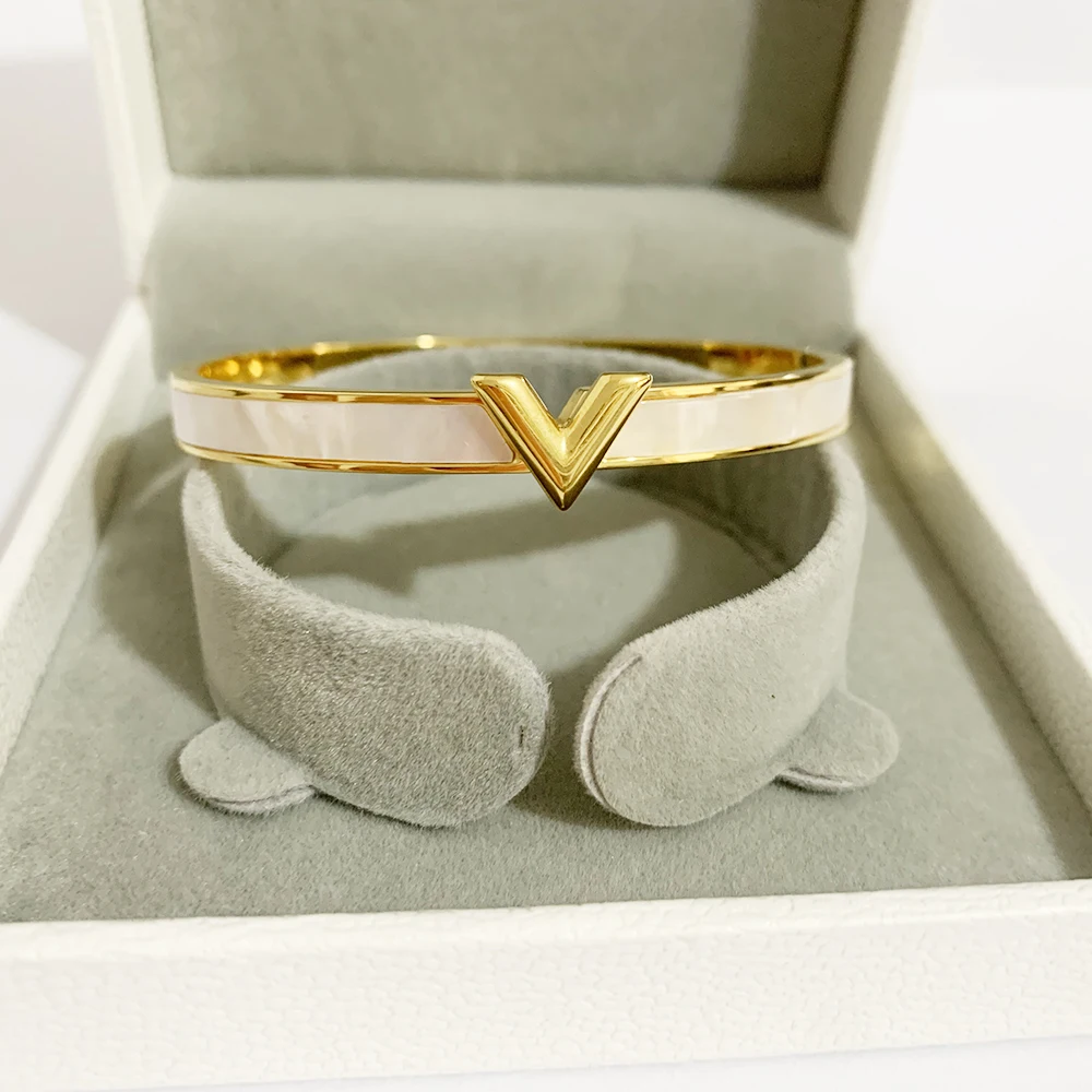 

Luxury Brand Natural Shell V Shape Bracelet & Bangle For Women Men Charm Hollow Letter Bangle Love Silver-Color Pulseiras