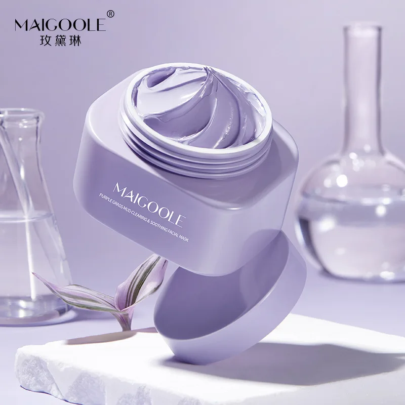 Удаляет черные точки и успокаивает кожу лица