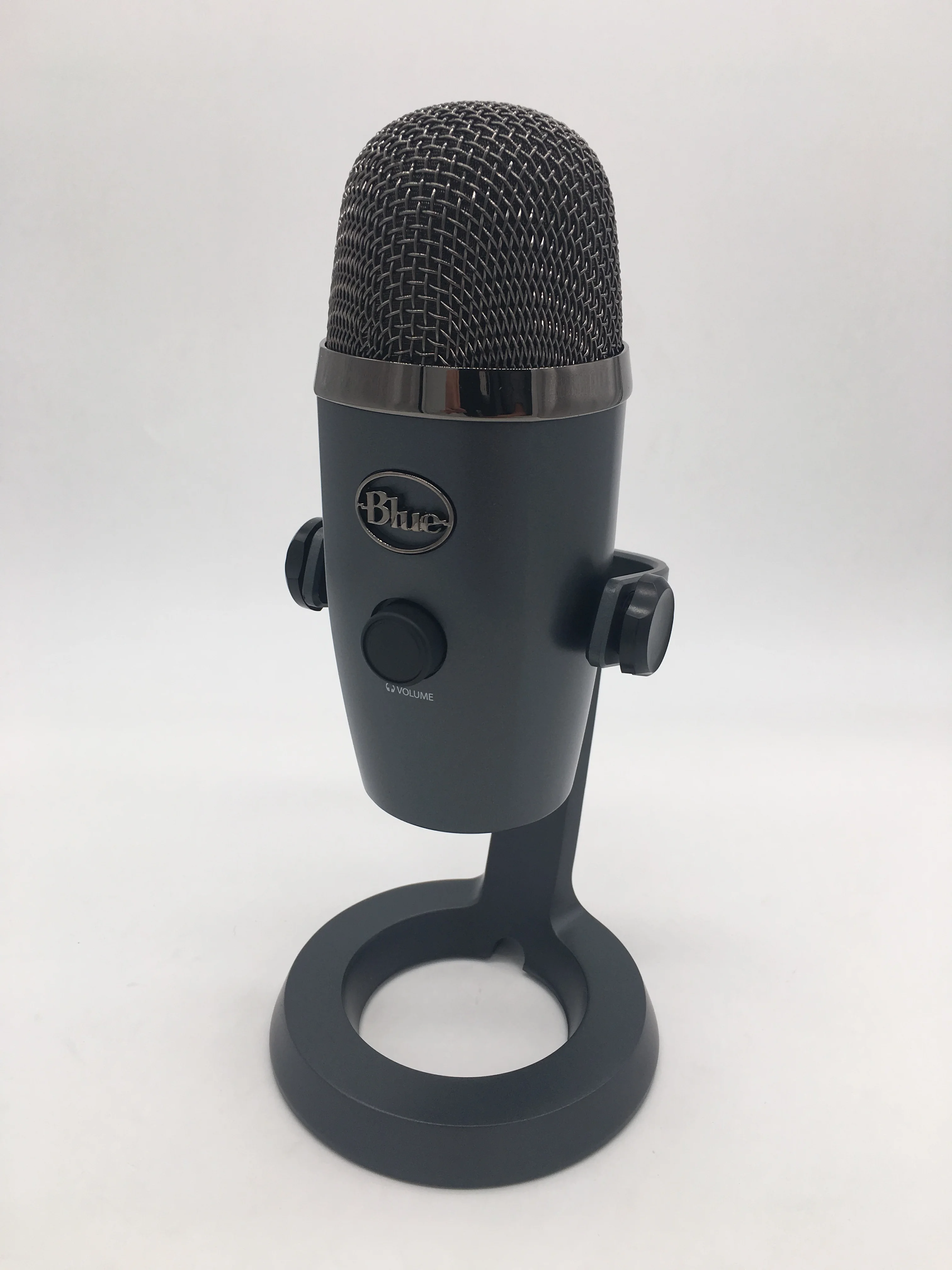 Профессиональный конденсаторный цифровой USB-микрофон Blue Yeti Nano для трансляции игр