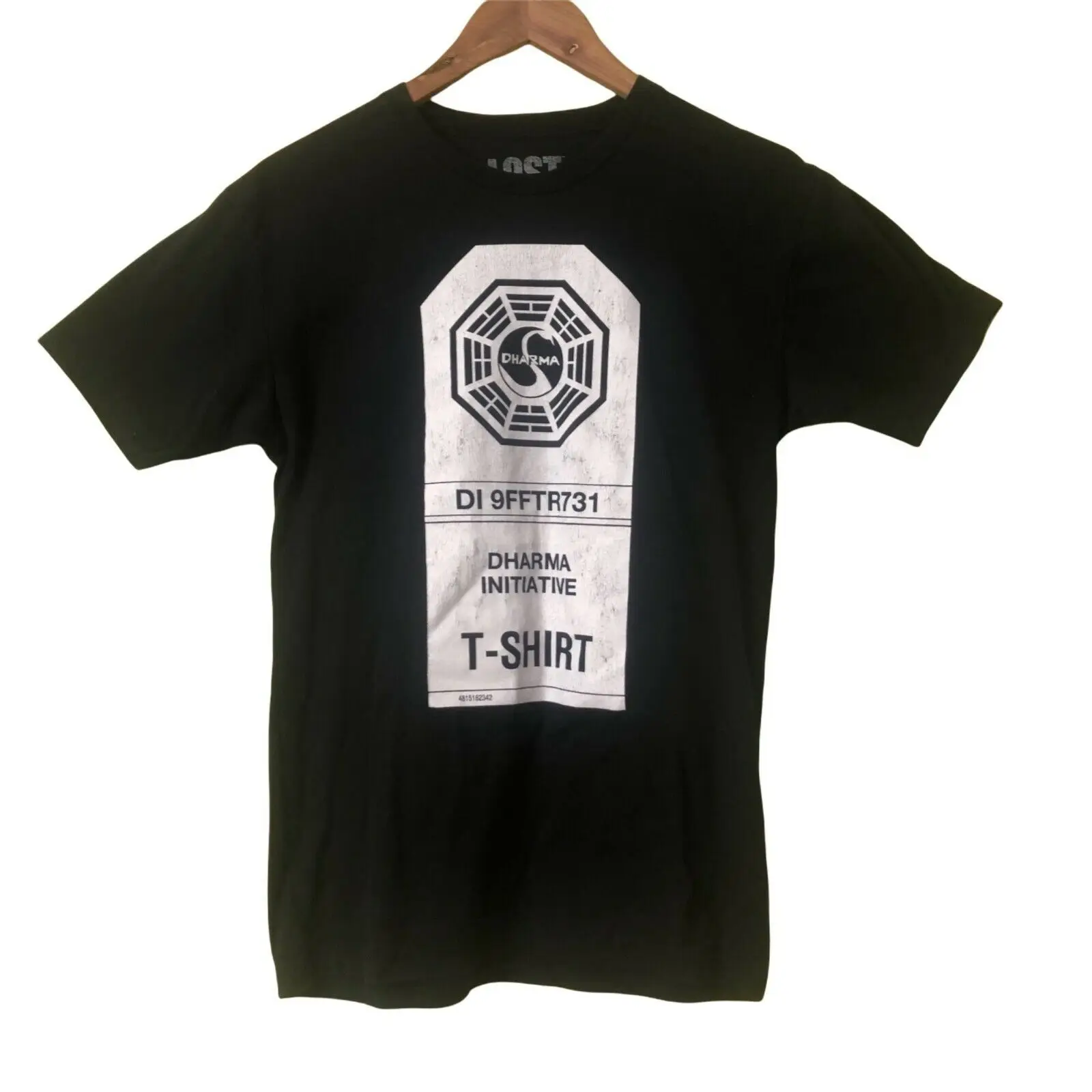 Live or die футболка. Футболка need water. Lost shirts. Knocked loose merch. Грязная футболка.