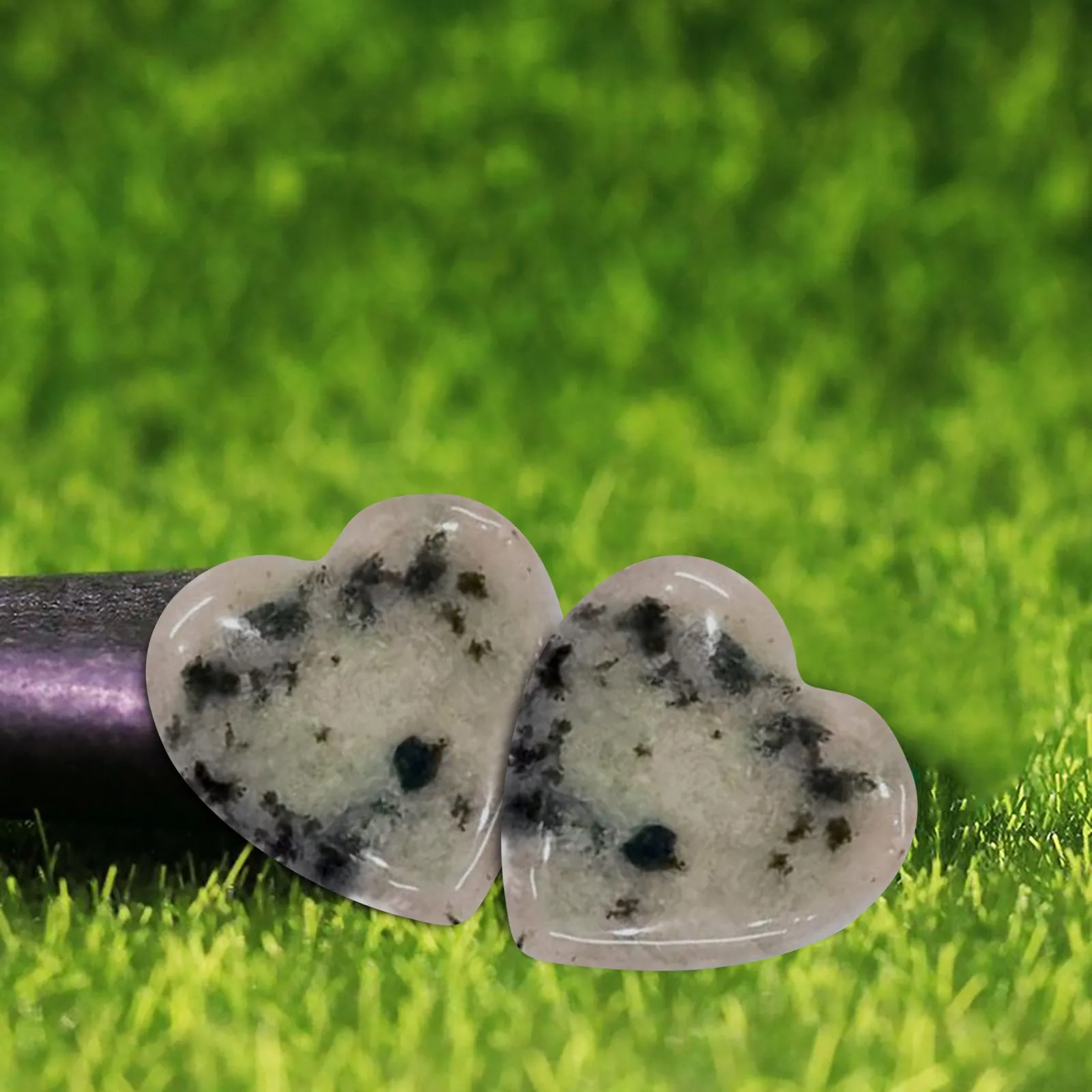 Кристалл в форме сердца натуральный драгоценный камень полированный розовый