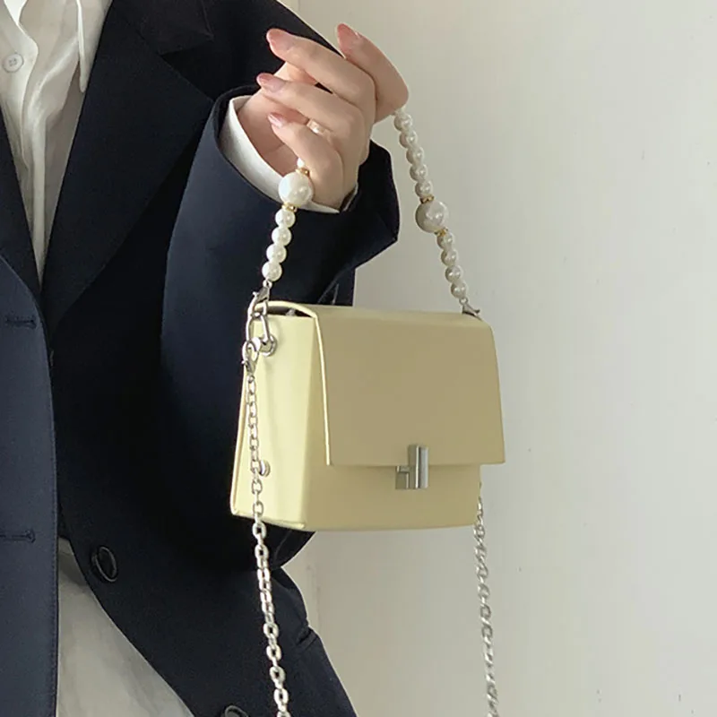 

Pearl Chain Shoulder Women's Bag 2022 Trend Luxury Designer Crossbody Bags for Women Small Flap Solid Casual Ladies Handbags