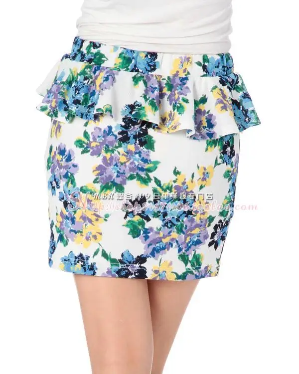 Комплект из топа и короткой юбки с цветочным принтом