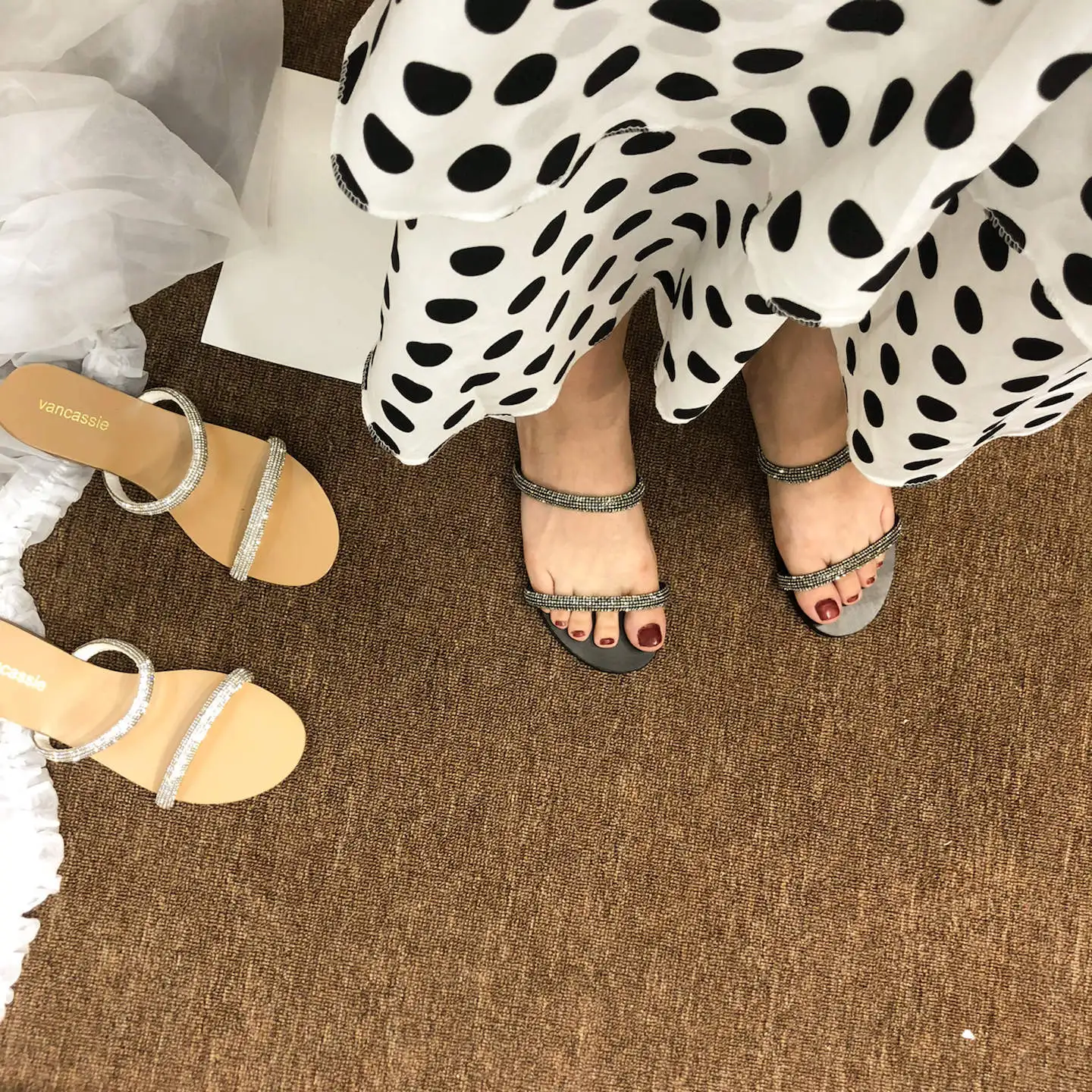 2022 summer new fairy wind one word with rhinestone flat bottom set-toe sandals and slippers simple temperament sandals