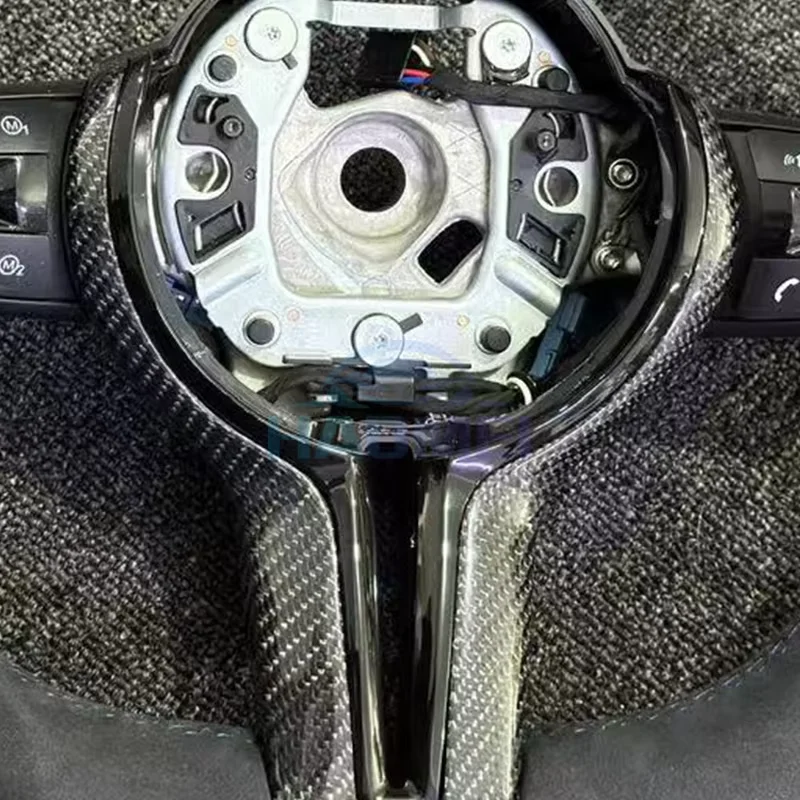 Фото Руль с отделкой из полукожи Alcantara, подходит для моделей BMW F10, F11, F20, F30, F12, F13, M3, M5. №2